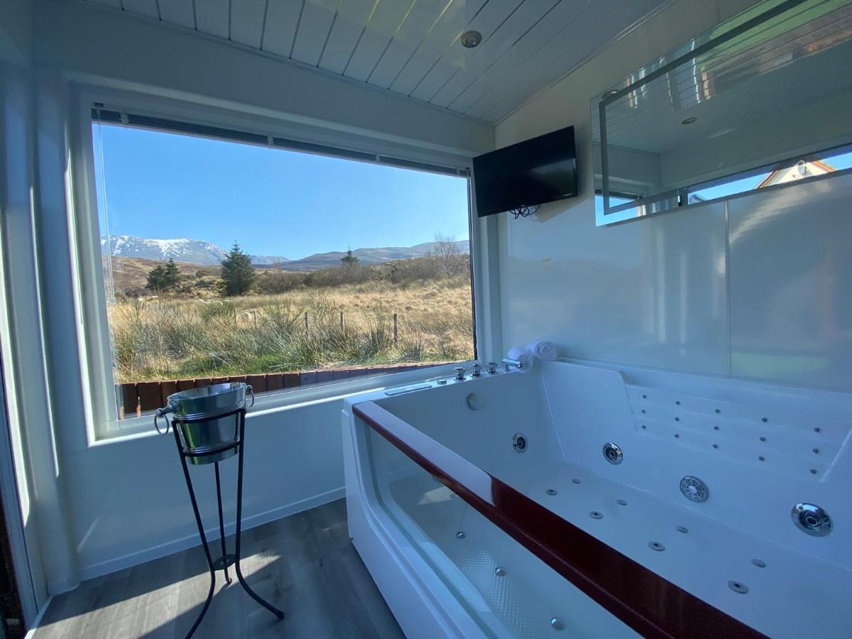 Highland Stays - Ben View Studio Pod & Jacuzzi Bath Fort William Exterior photo